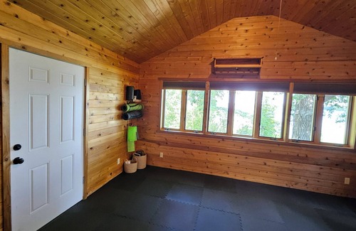 Backus House | The Lodge at Cabin 8 Retreats – 6,000 Sq Ft of Joy, Steps from the Water