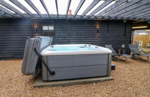 Milford House | The Lodge at Wildersley Farm