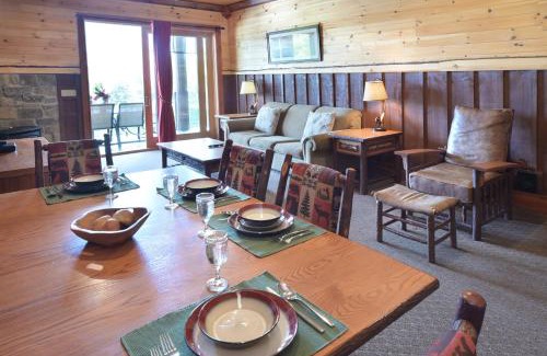 Lake George Resort | The Lodges at Cresthaven
