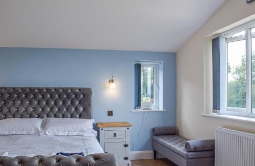 Hope under Dinmore House | The Lookout - Uk35022