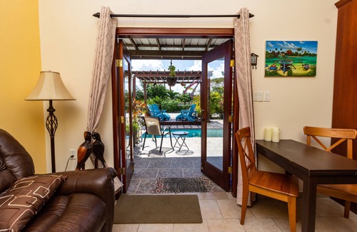 Corozal Resort | The Luxury Poolhouse, Casa 2 at Casa de Shelley Corozal, Belize