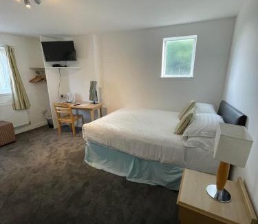 Cheadle House | The Manor Guest House