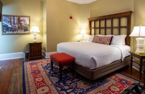 Historic District - North Hotel | The Marshall House, Historic Inns of Savannah Collection