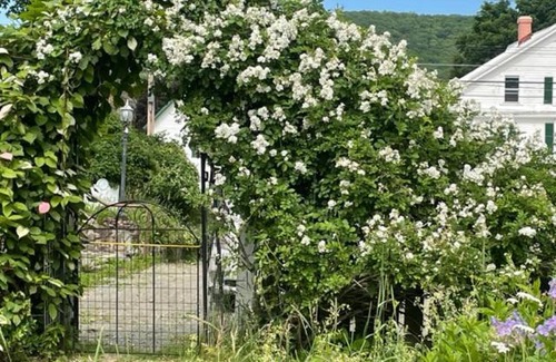 McIndoe Falls Bed & Breakfast | The McIndoe Falls Inn