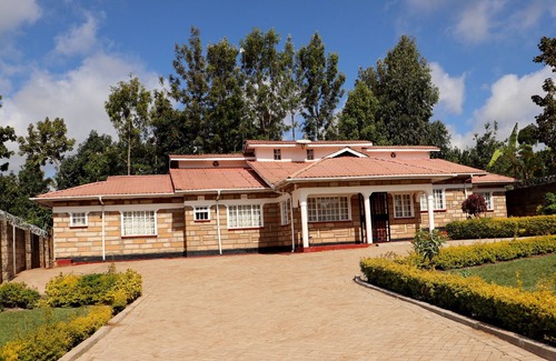 Meru House | The Meru Manor is just 5 minutes from Meru Town.