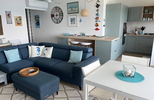 Għadira Apartment | The Moll Apartment - Seaside Holiday Home