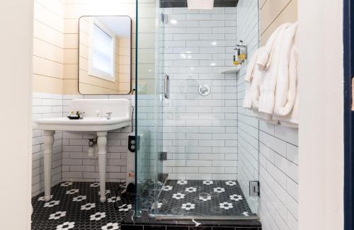 Oak Bluffs Hotel | The Morgan Hotel Martha's Vineyard