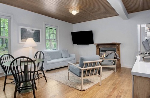 New Buffalo Apartment | The Neighborhood Hotel - Grand Beach