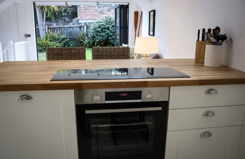 Croyde Cottage | The Net loft, Croyde, sleeps 2 Private Hot Tub