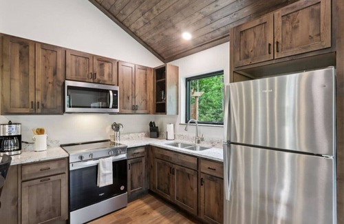 Lake Delton Cabin | The Oak at Treetop Villas