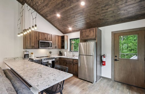 Lake Delton Cabin | The Oak at Treetop Villas