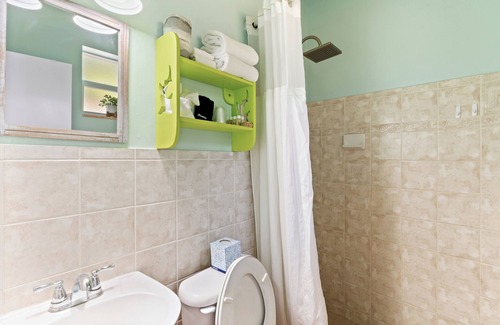 Islamorada Hotel | The Ocean View Inn & Pub