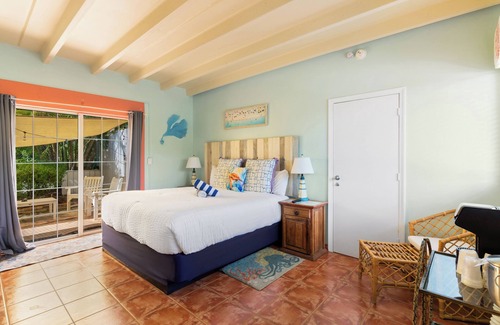 Islamorada Hotel | The Ocean View Inn & Pub