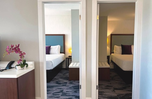 Davis Bay Hotel | The Oceanside, a Coast Hotel