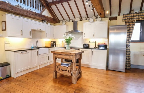 Nantwich Cottage | THE OLD CARTHOUSE, pet friendly, character holiday cottage in Bunbury