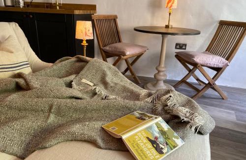 Mousehole House | The Old Gallery - Charming Coastal Escape For Two