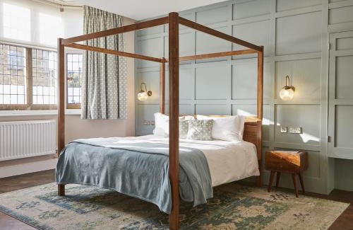 Bourton Hotel | The Old New Inn