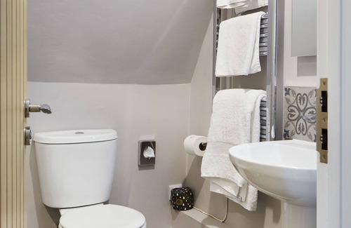 Bourton Hotel | The Old New Inn