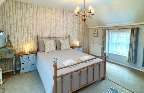 Ollerton House | The Old Shop at Savile House - Sherwood Forest