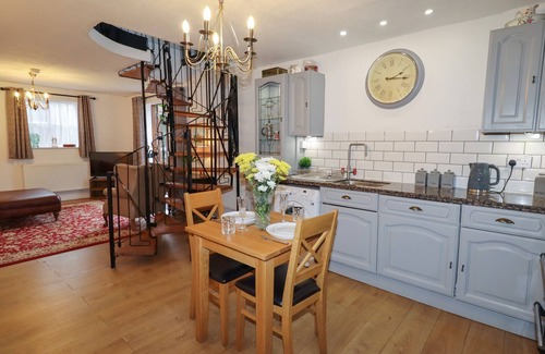 Hawarden Cottage | THE OLD SORTING OFFICE, pet friendly, with hot tub in Hawarden
