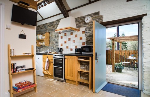 Newcastle Emlyn House | The Old Stables Aberporth