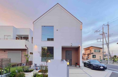 Inzai House | The Owl フクロウ