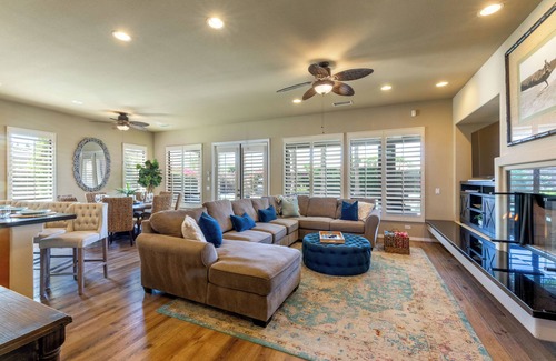 Indio House | The Palms - Fire Pit, Ping Pong, Pool & Spa, Walk to Festivals!