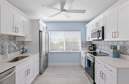 Sanibel Hotel | THE Palmview AND Sandpiper Inns
