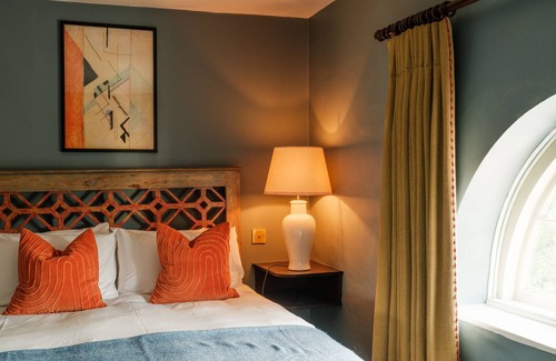 Quidhampton Hotel | The Pembroke Arms