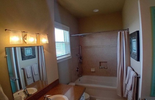 Salt Pond Cabin | The Penthouse Suite Sunset Views Long Island Harbour Club