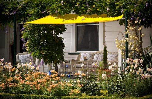 Blenheim Hotel | The Peppertree Luxury Accommodation