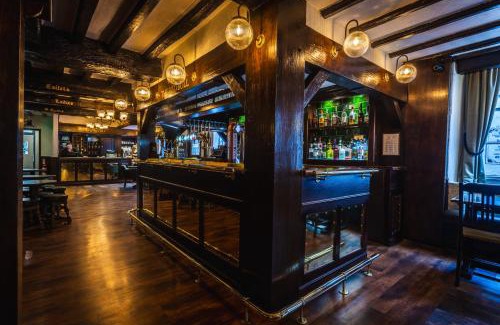 Chester Hotel | The Pied Bull