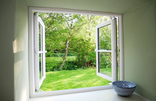 Saint Columb Major Cottage | The Pigsty and Spa Garden at Tregoose Old Mill