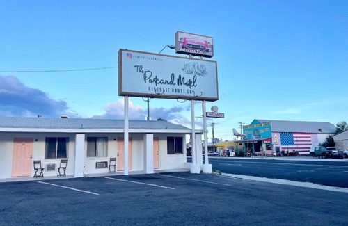 Seligman Hotel | The Postcard Motel
