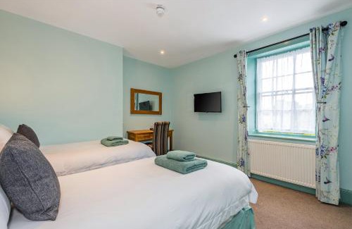 Warwick-on-Eden Hotel | The Queens
