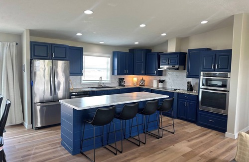 Devils Lake House | The Reel Deal in Devils Lake with Shop – Boat Launch Nearby