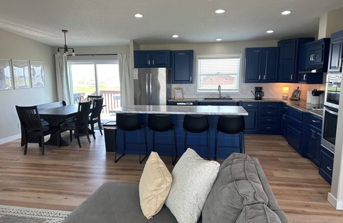 Devils Lake House | The Reel Deal in Devils Lake with Shop – Boat Launch Nearby