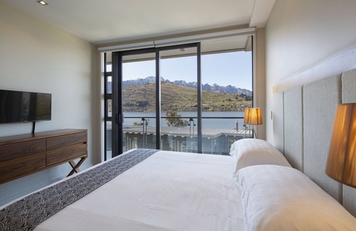 Queenstown Hotel | The Rees Hotel and Luxury Apartments
