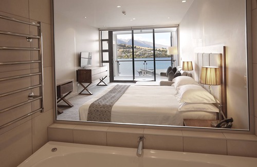 Queenstown Hotel | The Rees Hotel and Luxury Apartments