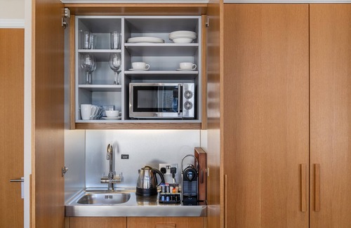 Earl's Court Hotel | The Resident Kensington