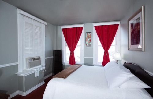 Western Division Hotel | The Rialto Hotel