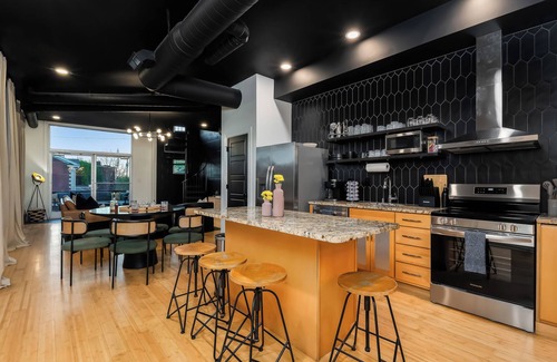 Butchertown House | The Rickhouse ~ Hot Tub & Games Steps From NULU