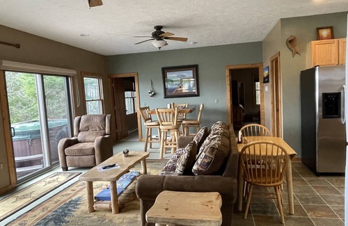 Indian River Cabin | The River's Edge Hot Tub Wi-Fi Riverfront Pet Nature Relax Ski Stargaze Relax!