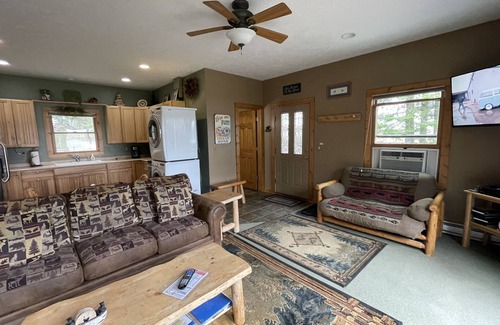 Indian River Cabin | The River's Edge Hot Tub Wi-Fi Riverfront Pet Nature Relax Ski Stargaze Relax!