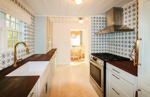 Dunmore Town Hotel | The Rock House Hotel