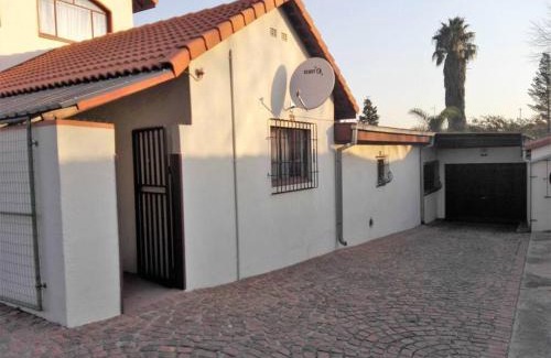 Greater Johannesburg Metropolitan Area Apartment | The Royal Nest
