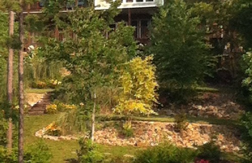 Dandridge House | "The Rusty Hook" - Spacious Lakefront 4 Bedroom W/Private Covered Dock