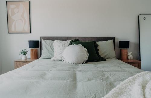 Bendigo Apartment | The Sage Cottage - Explore Bendigo CBD on foot!