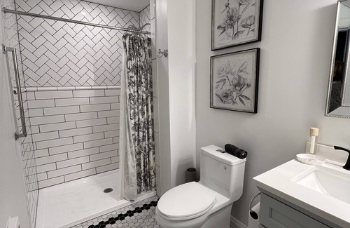 Coboconk Hotel | The Saucy Willow Inn and Cottages