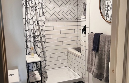 Coboconk Hotel | The Saucy Willow Inn and Cottages